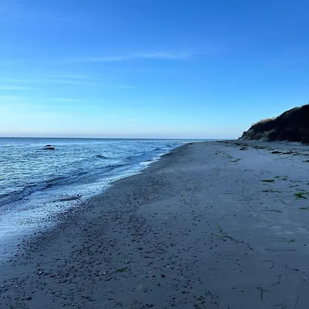Kapitaenskajuete Am Bakenberg * Dranske