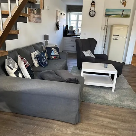 Kapitaenskajuete Am Bakenberg Apartament Dranske